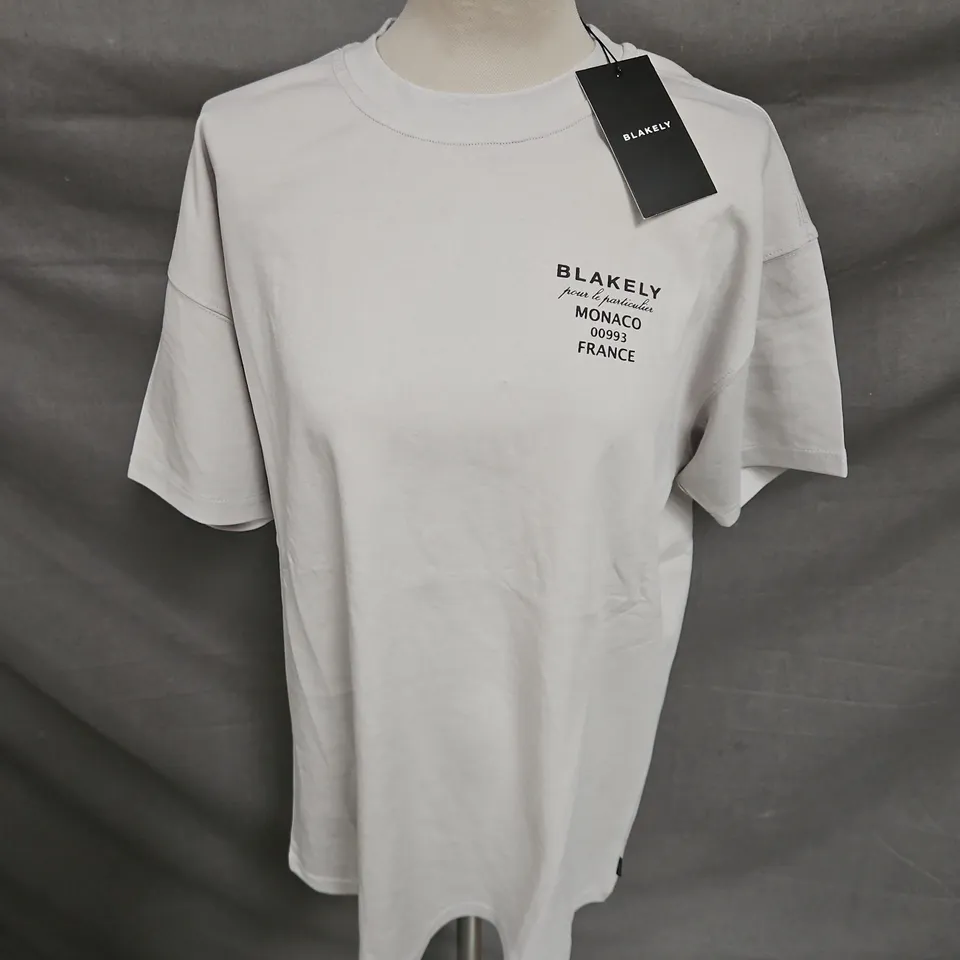 BLAKELY PRINTED TSHIRT IN ICE GREY SIZE L