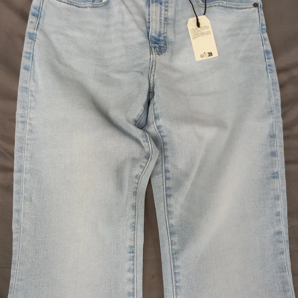 LEVI'S 725 HIGH-RISE BOOTCUT JEANS IN BLUE SIZE 31/32