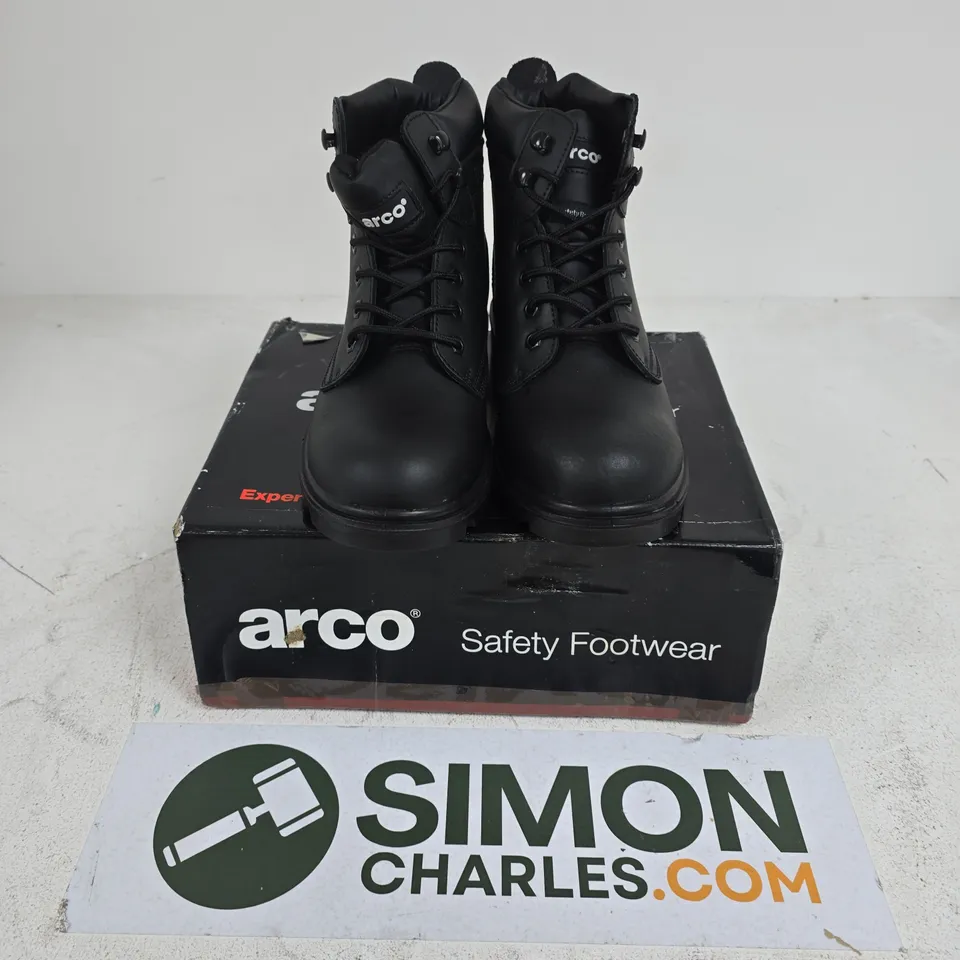 BOXED PAIR OF ARCO ST550 S3 SAFETY BOOTS IN BLACK - SIZE 6