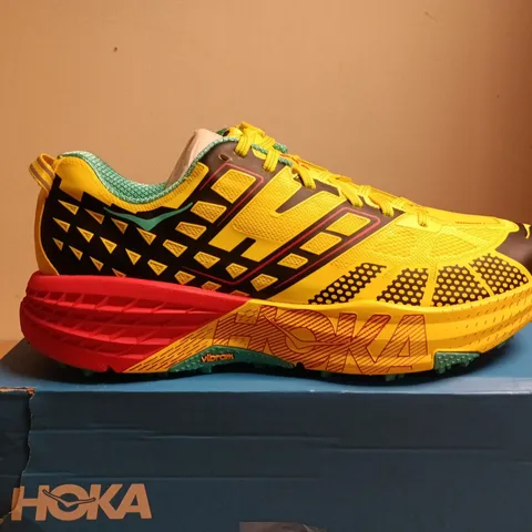 BOXED PAIR OF HOKA SPEEDGOAT 2 RUNNING SHOES - YELLOW/BLACK, VIBRAM SOLE, UK 10