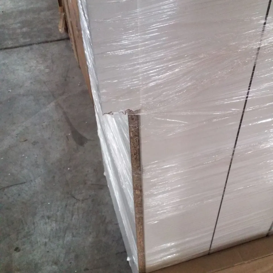 LIMESTONE 3 DOOR MANUFACTERED WOOD WARDROBE - WHITE 