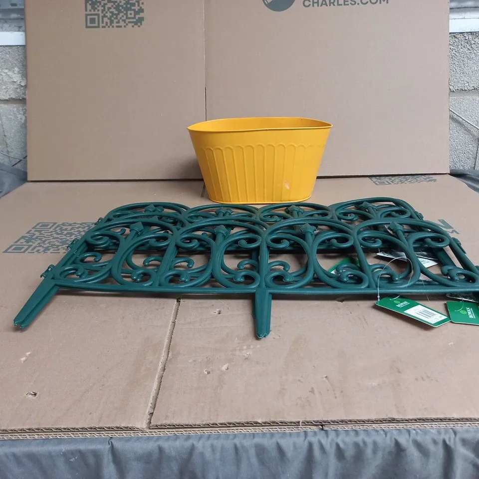 CAGE OF APPROXIMATELY 20 ASSORTED ITEMS TO INCLUDE YELLOW PLANTER, ROWAN GREEN PLASTIC BORDER FENCE ETC