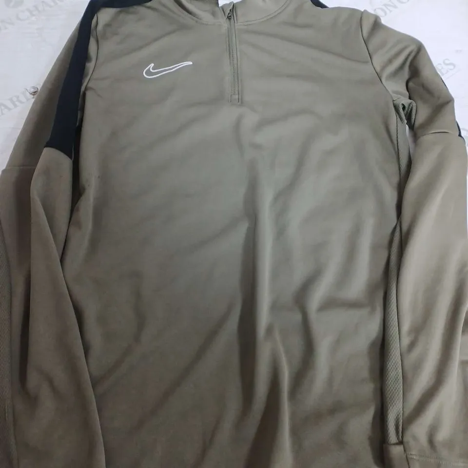 NIKE DRI FIT KHAKI QUARTER ZIP - KIDS LARGE