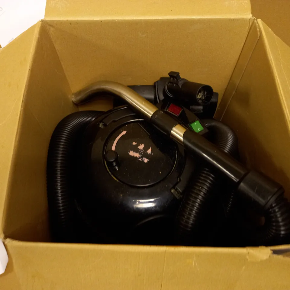 NUMATIC INTERNATIONAL HETTY 160 VACUUM CLEANER