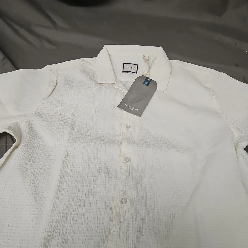 BRAVE SOUL LONDON WHITE TEXTURED SHIRT – MEN'S SIZE L