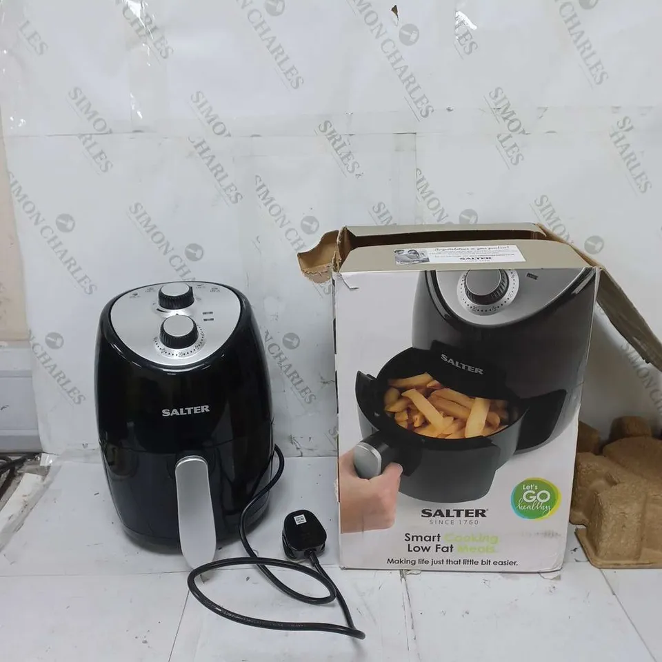 BOXED SALTER COMPACT HOT AIR FRYER 