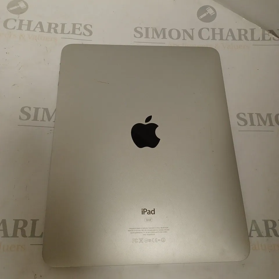 APPLE IPAD 32GB MODEL A1219 SILVER/BLACK 