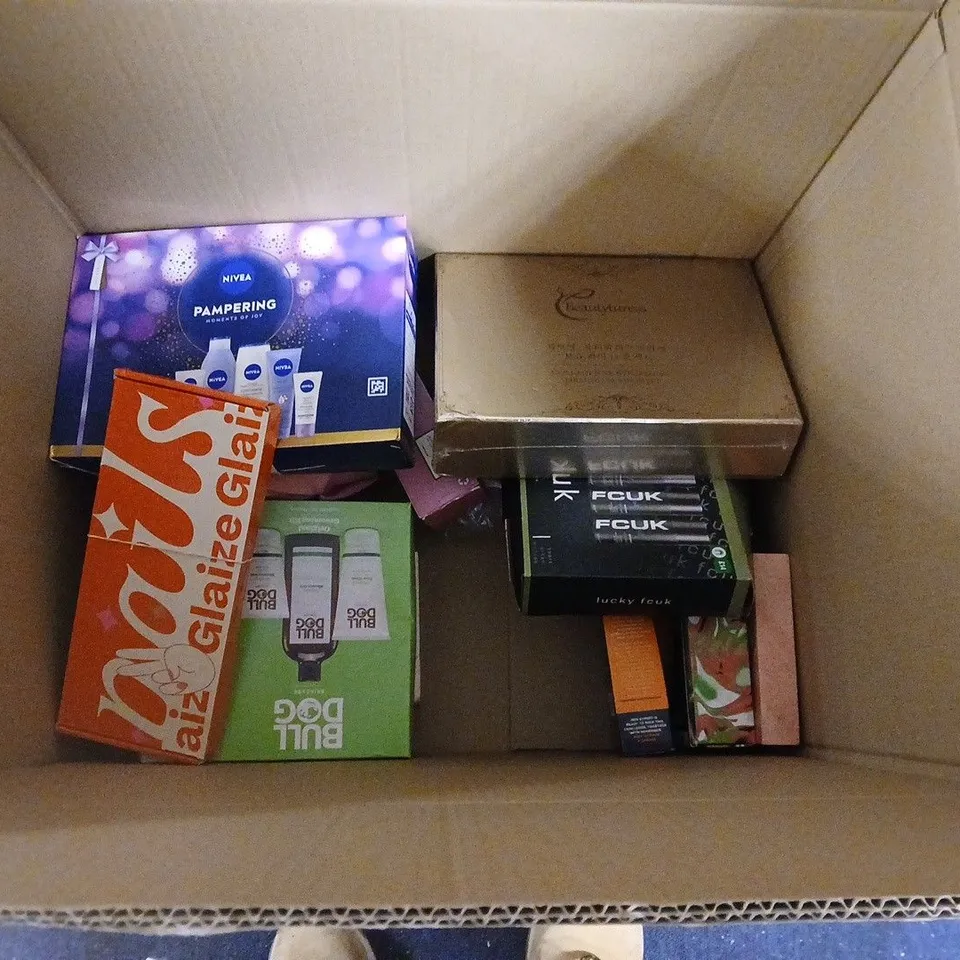 BOX OF APPROXIMATELY 10 ASSORTED HEALTH AND BEAUTY GIFT SETS TO INCLUDE DOVE, FCUK AND SANCTUARY SPA