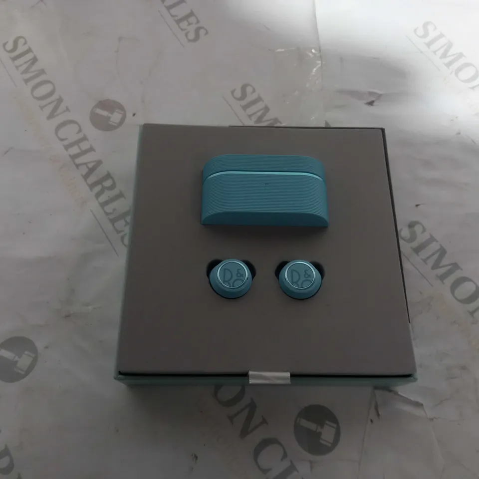 BOXED BANG & OLUFSEN BEOPLAY E8 SPORT TWS EARPHONES