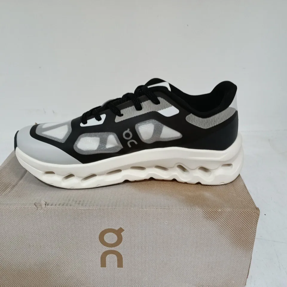 ON RUNNING CLOUDTILT REMIC SNEAKERS – BLACK/WHITE UK 9 (US 9.5)