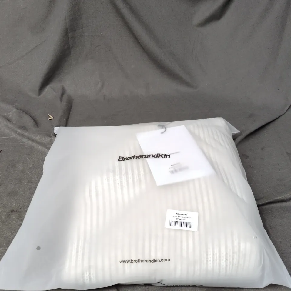 BAGGED BROTHER AND KIN HUTCH KNIT JUMPER IN OFF WHITE SMALL