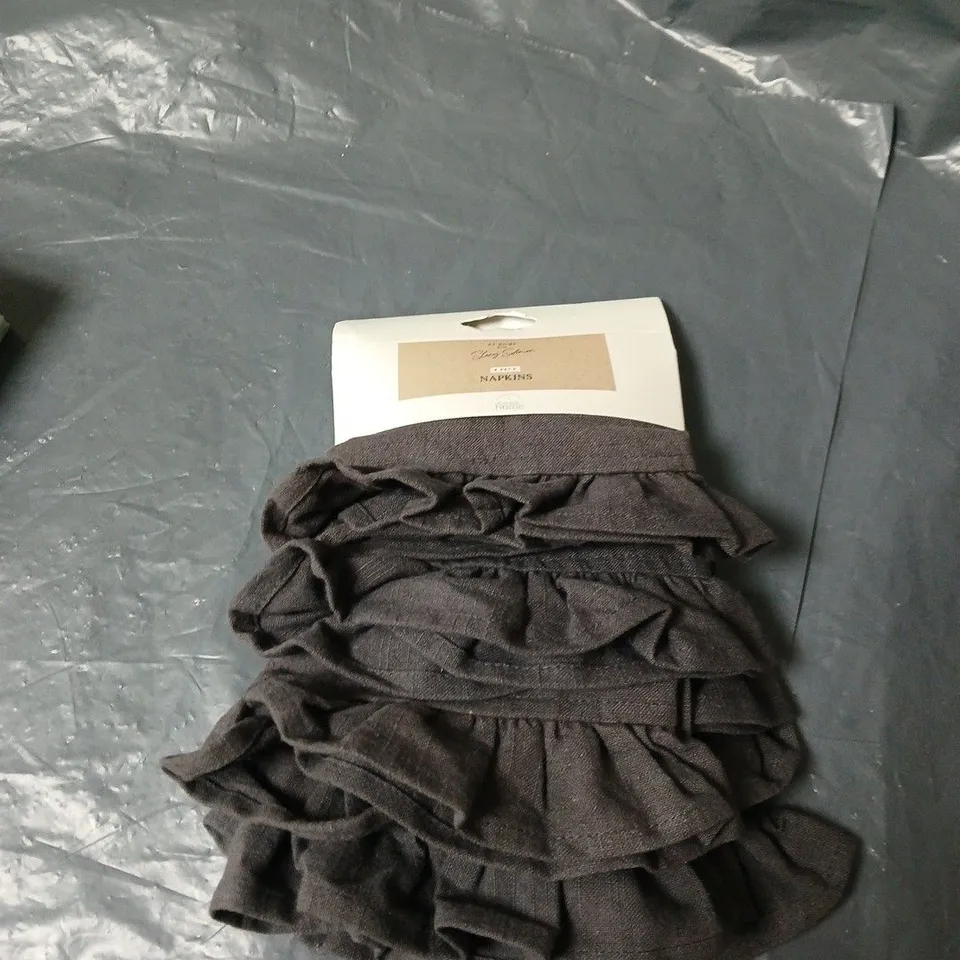 BOX OF APPROXIMATELY 15 ASSORTED HOUSEHOLD ITEMS INCLUDING DISHWASHER BLOCS , STACEY SOLOMAN NAPKINS AND DERUSTING WEEDING WHEEL 