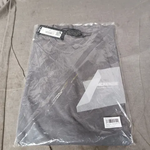 MCKENZIE CASUAL TEE - SIZE L