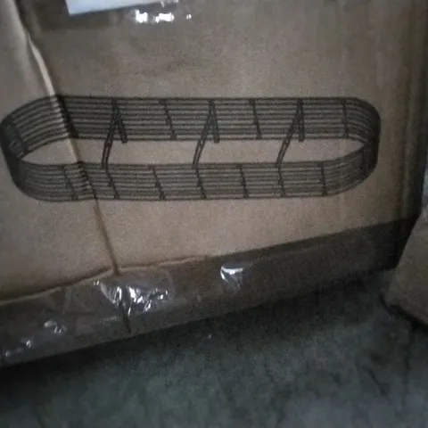 BOXED BREEINS GARDEN BED