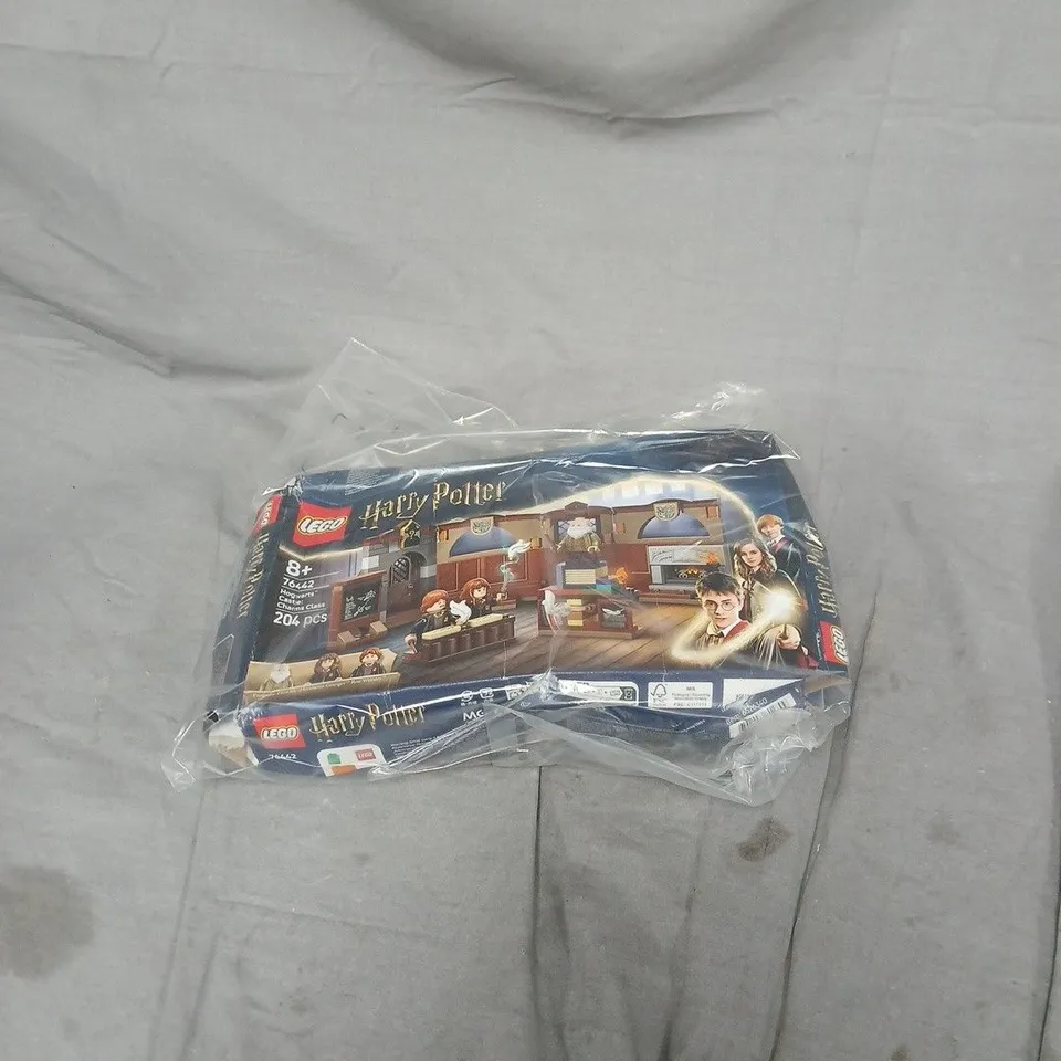 BOXED LEGO HARRY POTTER - 76442 - HOGWARTS CASTLE CHARMS CLASS