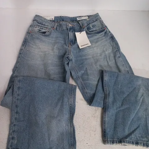 BERSHKA STRAIGHT MID-RISE JEANS IN LIGHT BLUE - EUR 38
