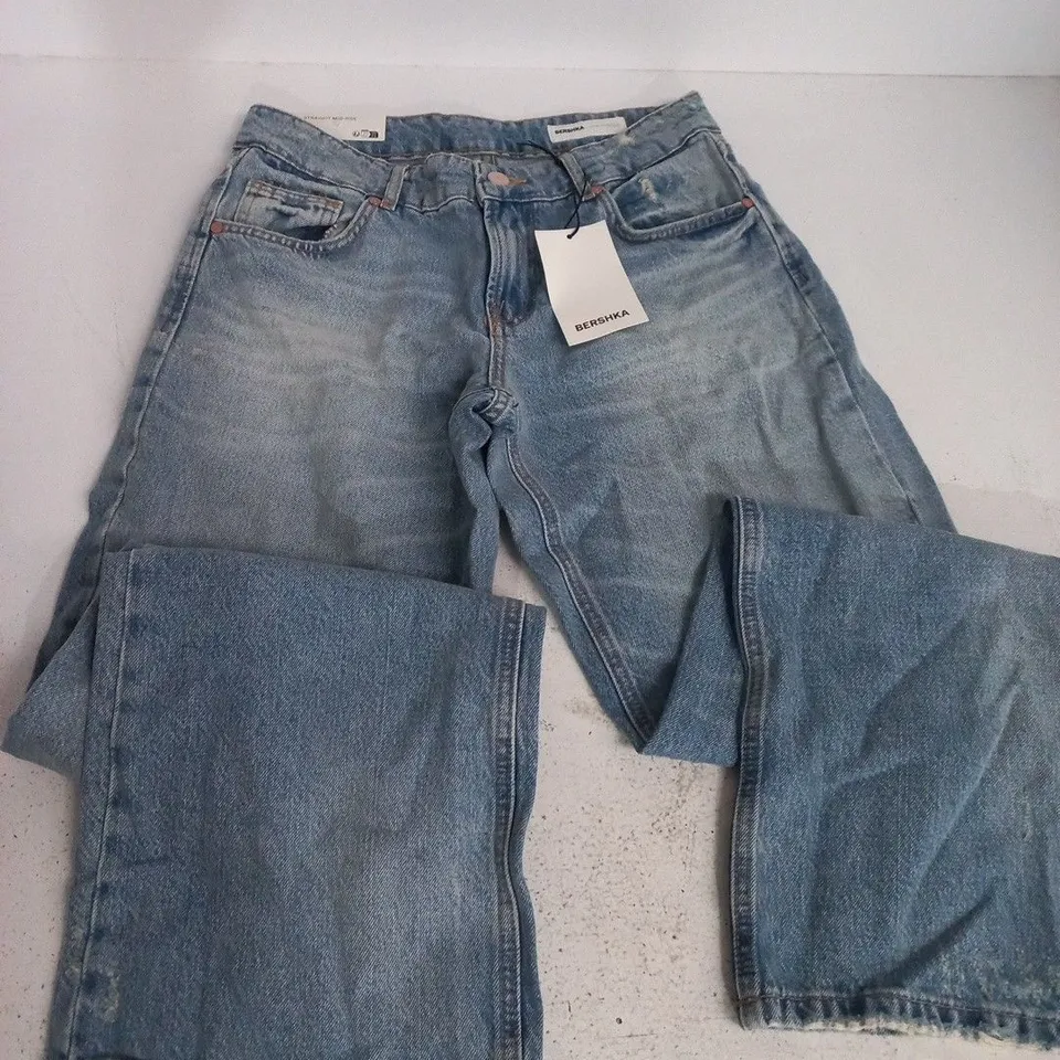 BERSHKA STRAIGHT MID-RISE JEANS IN LIGHT BLUE - EUR 38