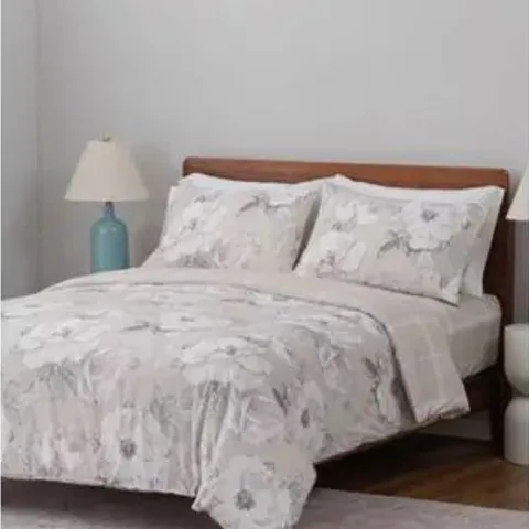 SUPERSOFT BY COZEE HOME REVERSIBLE FLORAL DUVET SET IN STONE - SIZE UNSPECIFIED