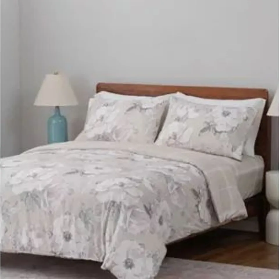SUPERSOFT BY COZEE HOME REVERSIBLE FLORAL DUVET SET IN STONE - SIZE UNSPECIFIED 