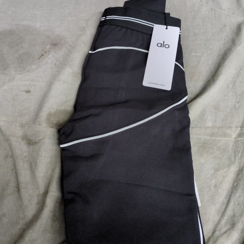 ALO YOGA HIGH-WAIST HEART THROB LEGGING – BLACK/WHITE, SIZE S (W51298R)