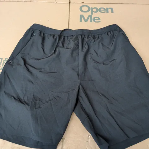 FLUX VERSATILITY SHORTS IN BLACK/GRAPHITE - XL