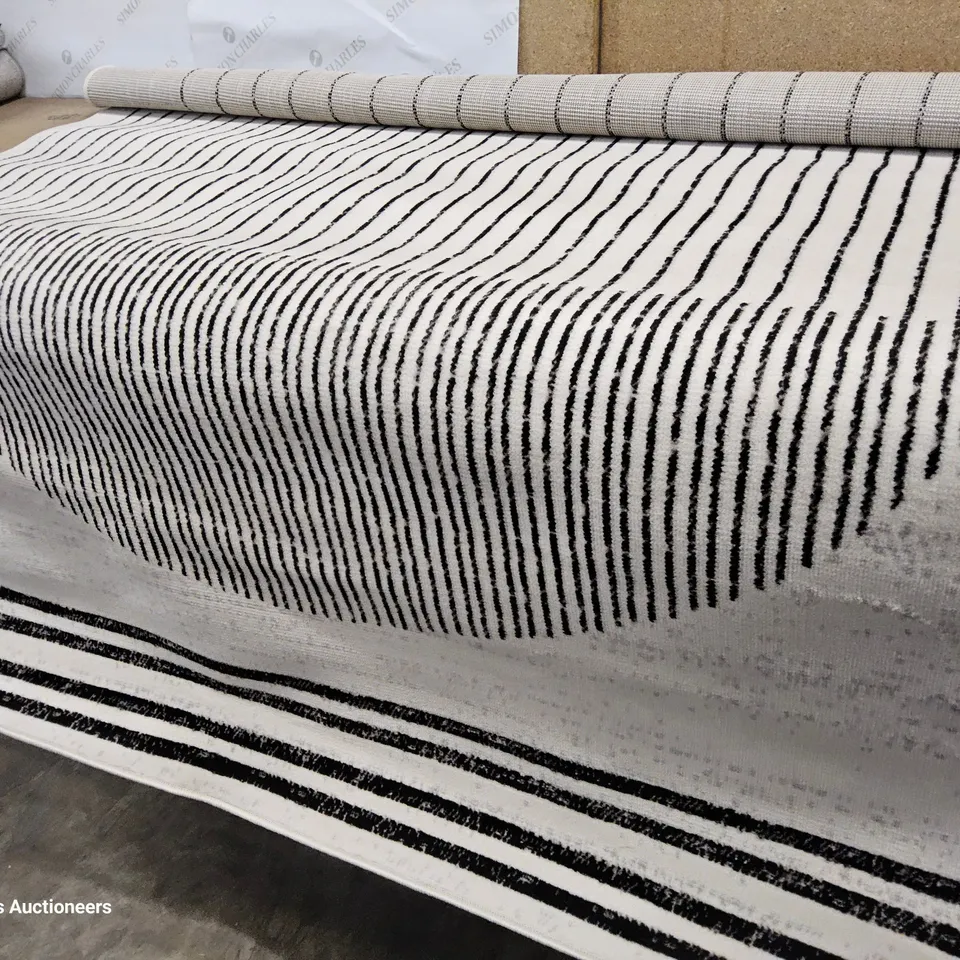 CORUM BLACK/ OFF-WHITE RUG 150X180CM