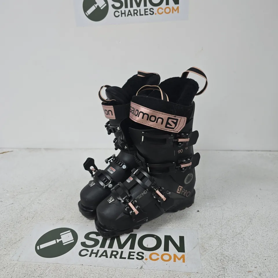 SALOMON S/PRO 90W SKI BOOTS – BLACK WITH PINK BUCKLES, MONDOPOINT 24 (UK 5.5)