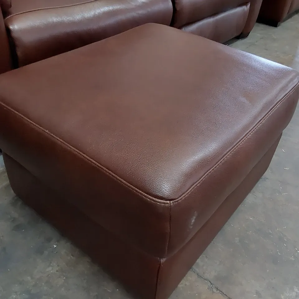 QUALITY ITALIAN DESIGNER LOUNGE SUITE, COMPRISING POWER RECLINING THREE SEATER SOFA, PAIR FIXED EASY CHAIRS & FOOTSTOOL