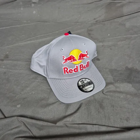 NEW ERA RED BULL CAP – GREY, 9FORTY, ONE SIZE