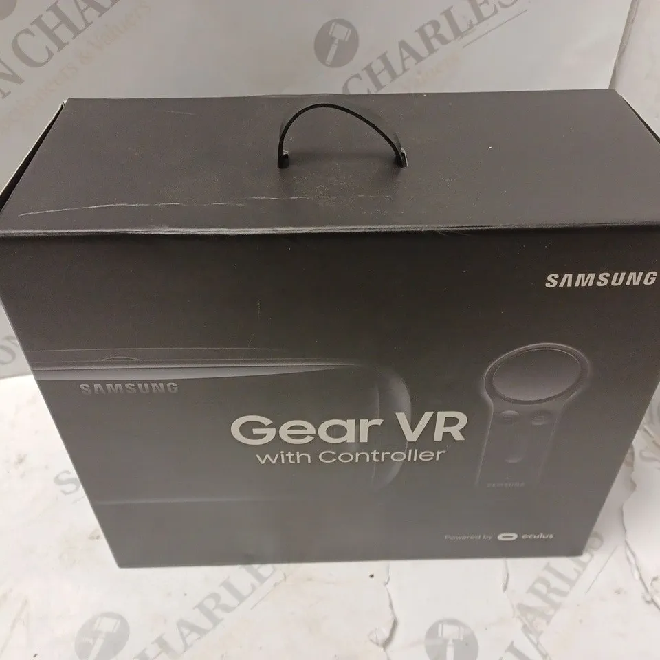 BOXED SAMSUNG GEAR VR WITH CONTROLLER