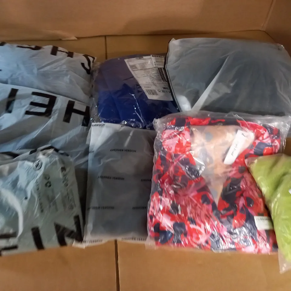 LARGE QUANTITY OF ASSORTED BAGGED CLOTHING ITEMS 
