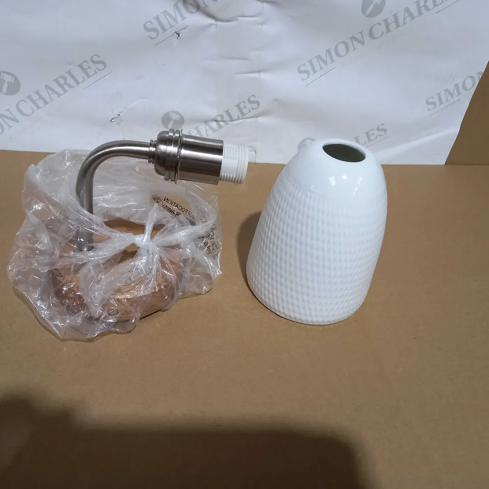 FITCHAM SPOTLIGHT - TOGGLE SWITCH OAK PORCELAIN SHADE