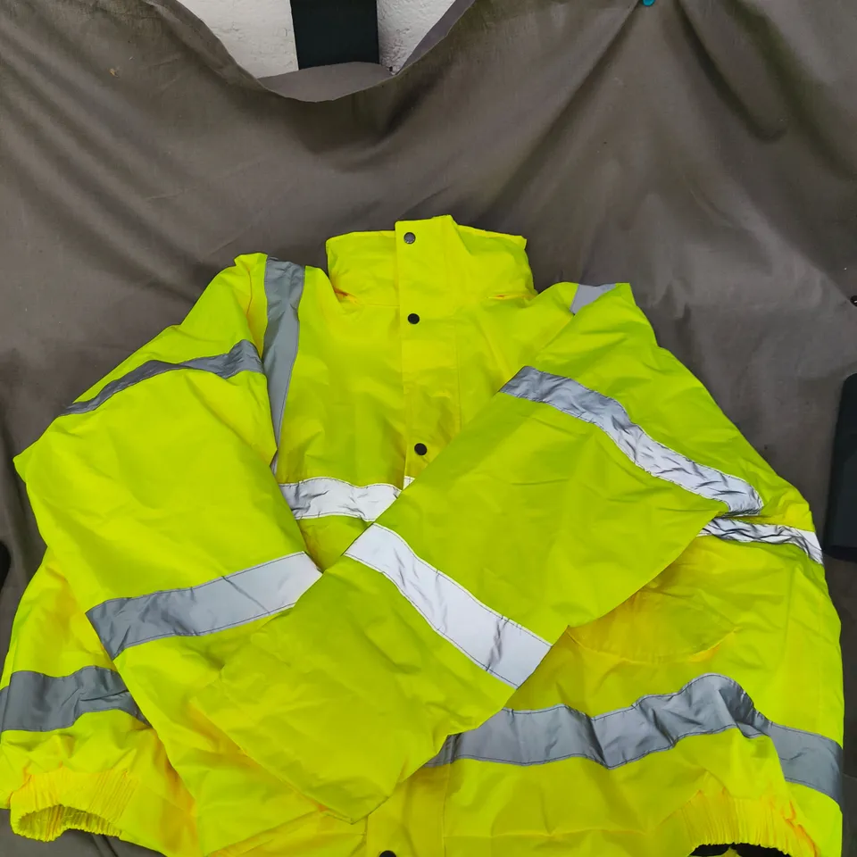 PORTWEST HIGH-VISIBILITY JACKET – YELLOW, 5XL
