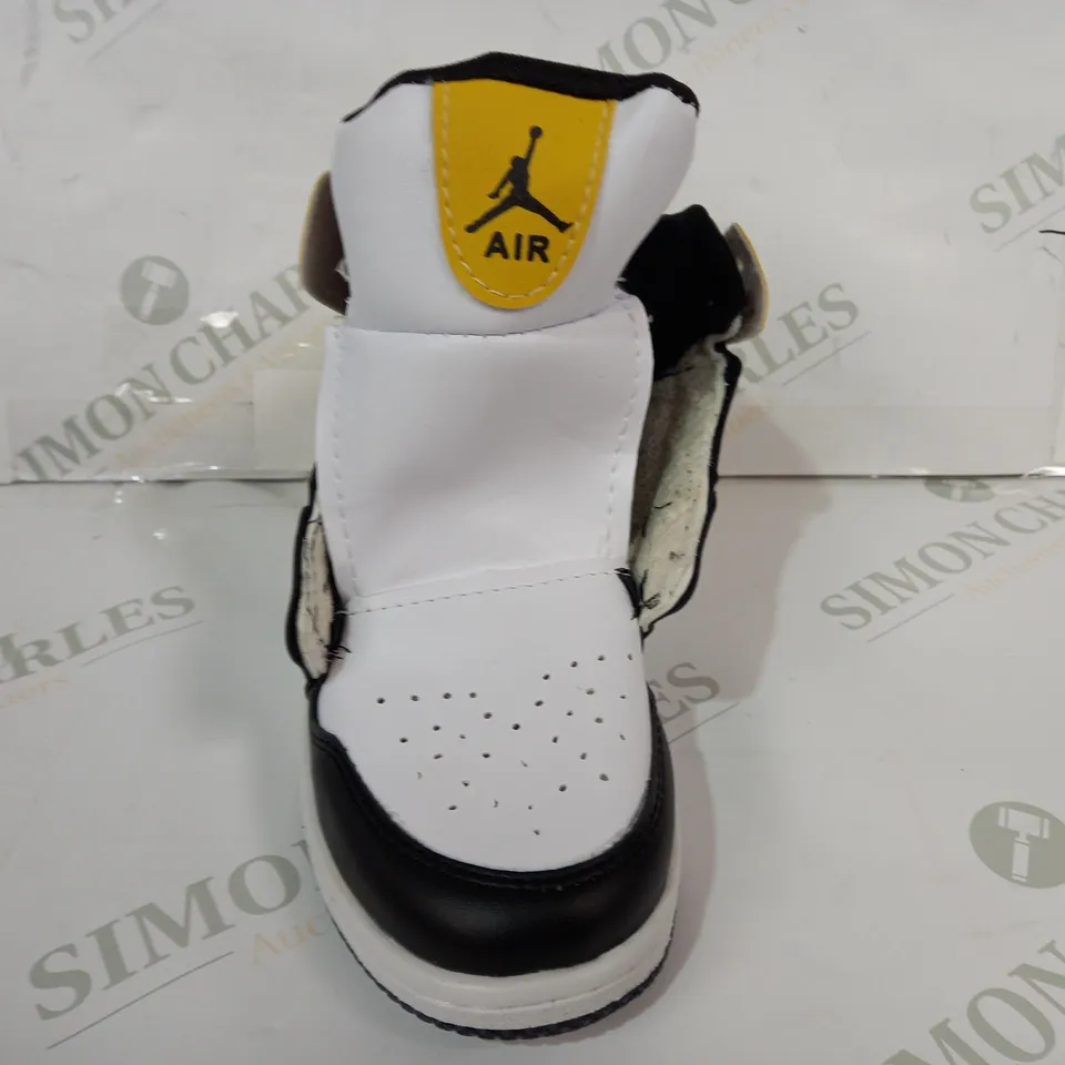 PAIR OF NIKE AIR JORDAN SHOES IN YELLOW/BLACK/WHITE SIZE UNSPECIFIED