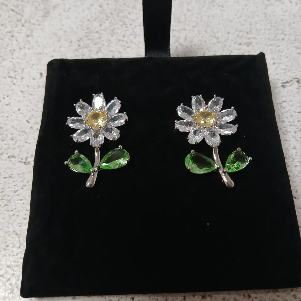 BUTLER & WILSON CRYSTAL DAISY EARRINGS 