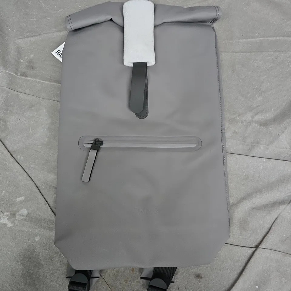 RAINS ROLLTOP RUCKSACK W3 IN GREY 