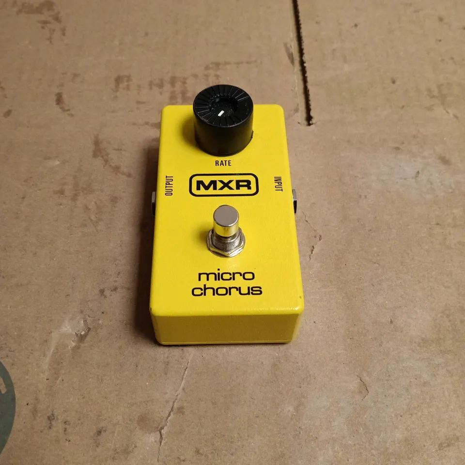 MXR MICRO CHORUS GUITAR EFFECTS PEDAL – YELLOW UNBOXED