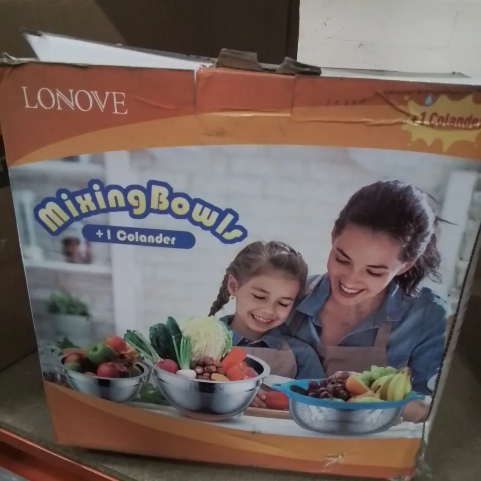 BOXED MIXING BOWL AND COLANDER SET.