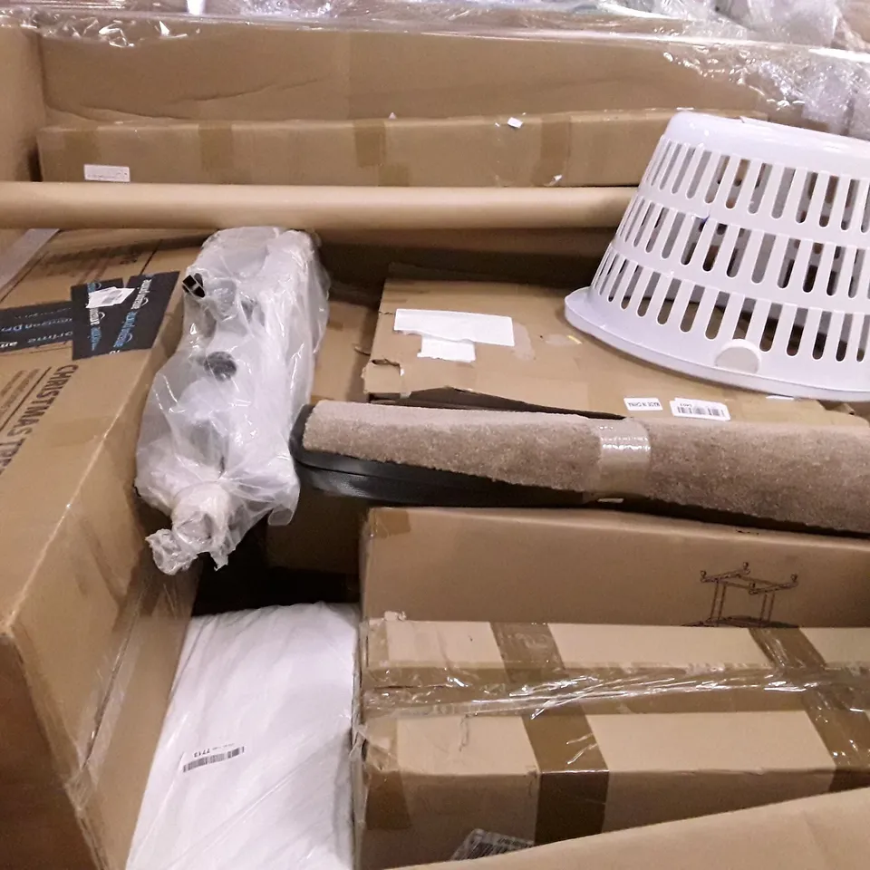 PALLET OF ASSORTED PRODUCTS INCLUDING OFFICE CHAIR, HOLLYWOOD MIRROR, HOMIDEC DRYING RACK, VENETIAN BLING, 3D WALL PANELS