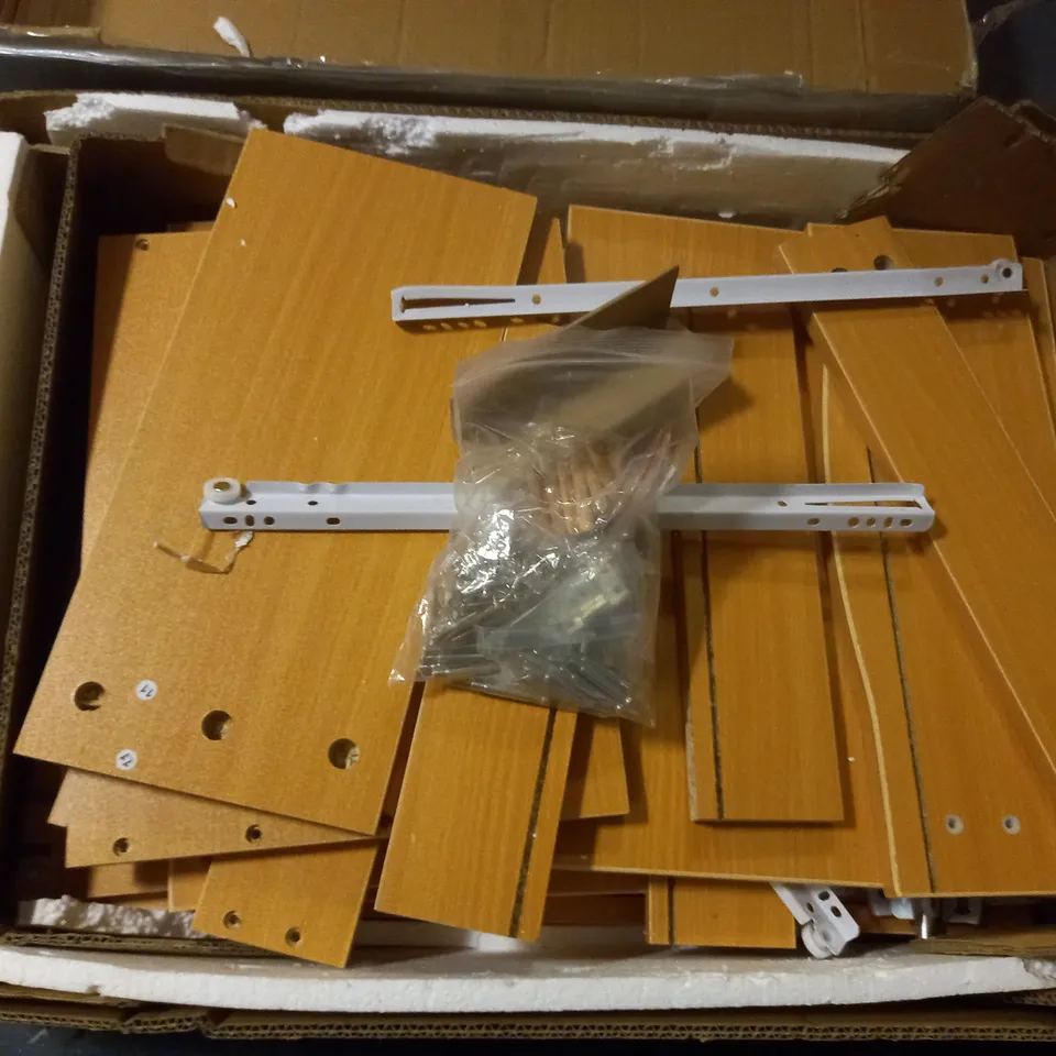 MMT - OFFICE 3 DRAWERS UNIT 65CM TALL, LOCKING, MOBILE, ON CASTORS, BEECH - COLLECTION ONLY