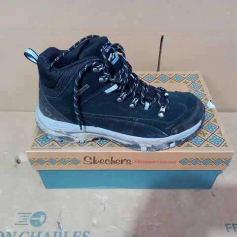 BOXED PAIR OF SKECHERS - SIZE 6.5