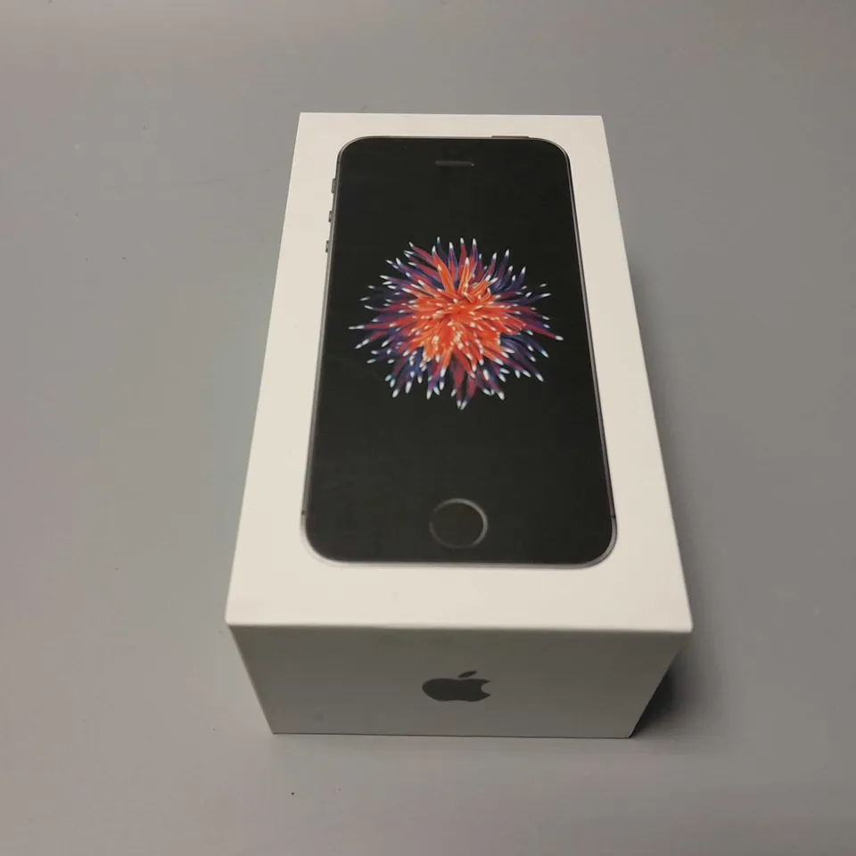 BOXED APPLE IPHONE SE SMARTPHONE 