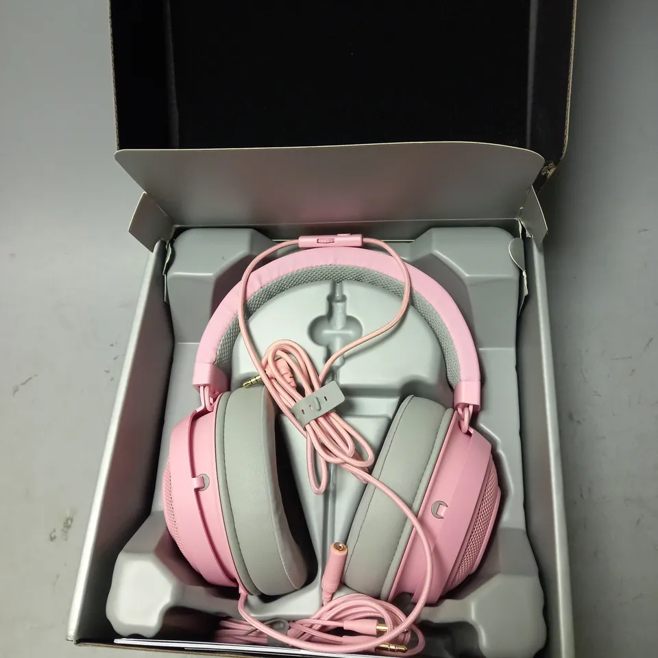 BOXED RAZER KRAKEN MULTI PLATFORM WIRED GAMING HEADSET IN PINK QUARTZ