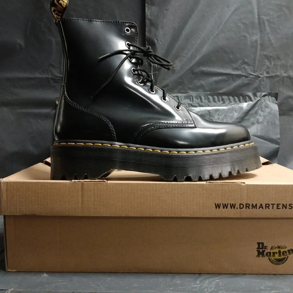 BOXED PAIR OF DR MARTENS JADON ANKLE BOOTS IN BLACK SIZE UK 9.5