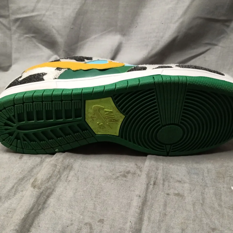 UNBOXED PAIR OF NIKE SB CHUNKY DUNKY TRAINERS COW PRINT MULTI - UK 8.5