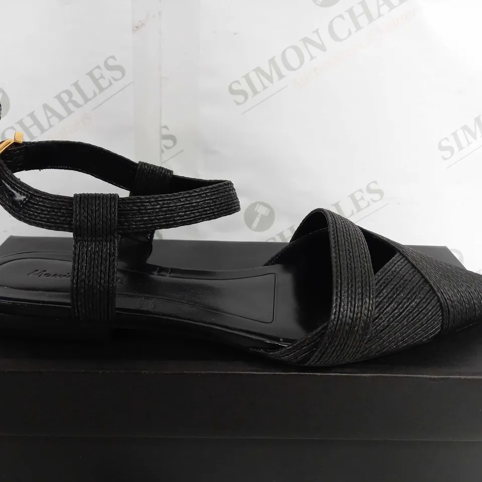 BOXED PAIR OF MASSIMO DUTTI POINTED TOE STRAP UP SANDALS IN BLACK - EU 40