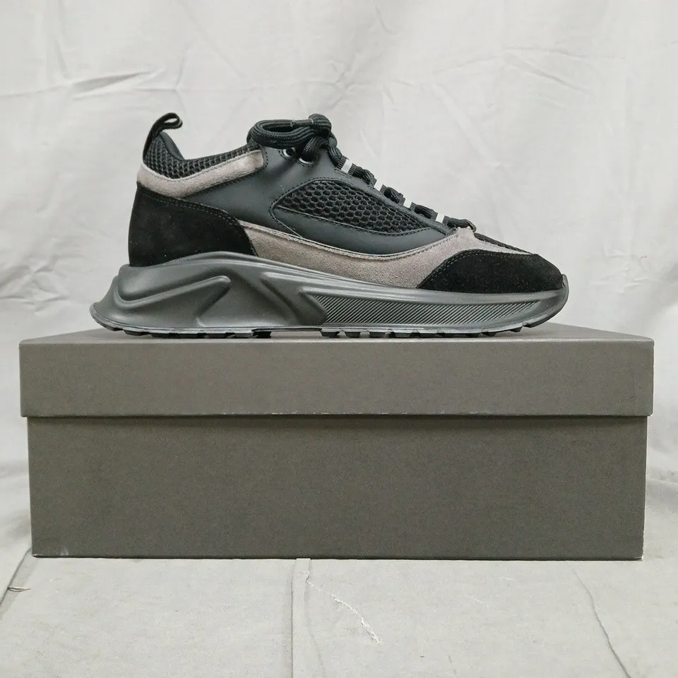 BOXED PAIR OF CLEENS ESSENTIAL RUNNER EVO TRAINERS IN OBSIDIAN SIZE UK 6
