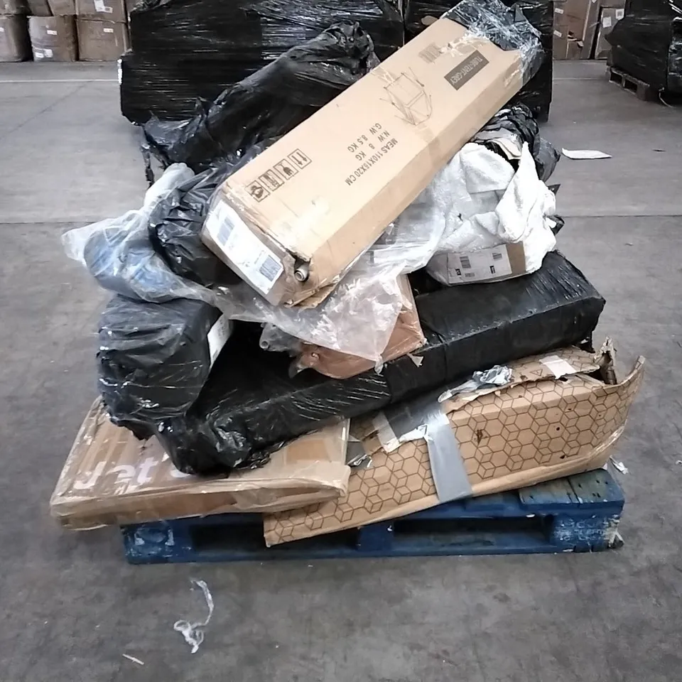 PALLET TO CONTAIN AN ASSORTMENT OF TUBE TENTS, SACK TROLLEY AND CHAIRS ECT 