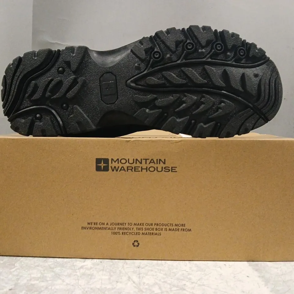 BOXED PAIR OF MOUNTAIN WAREHOUSE ADVENTURER WATERPROOF HIKING SHOES IN BLACK SIZE UK 12