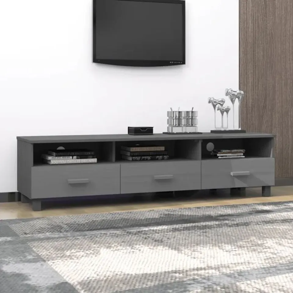 BOXED HAYEA SOLID WOOD TV STAND 